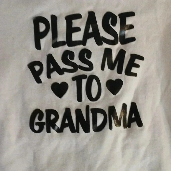 12 months onesie..worn twice..smoke free home..hypoallergenic - Picture 1 of 4